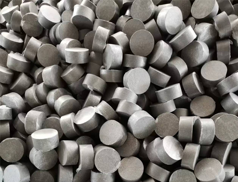 Comprimés d'additifs pour alliages d'aluminium
